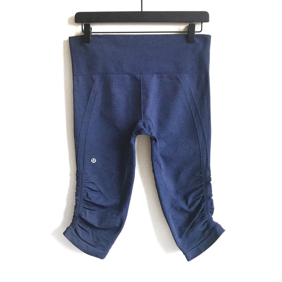 HOLD Lululemon In The Flow Inkwell Crop Leggings - Picture 4 of 8